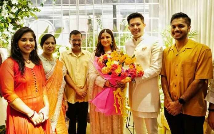 Kejriwal congratulated the future couple, met Priyanka too