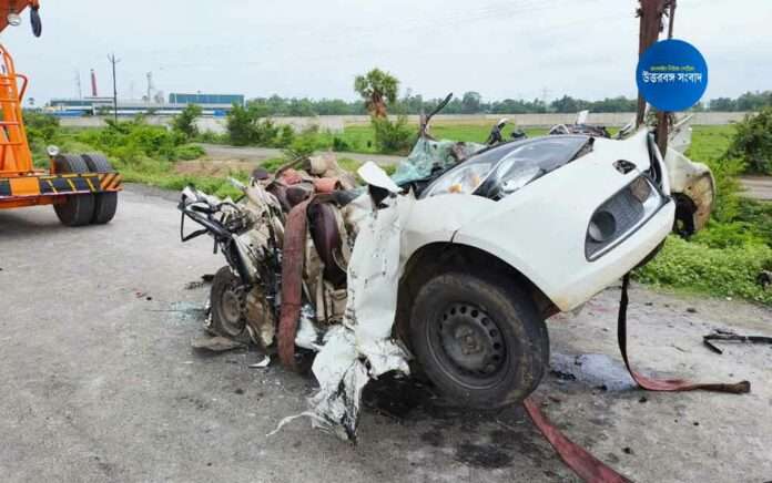 3 people of burdwan died in a car accident at hooghly