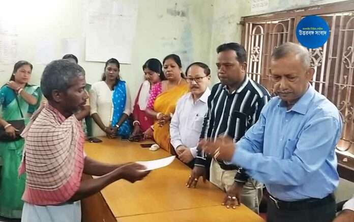 Financial assistance to affected families in Naxalbari