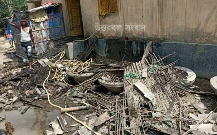 5 houses burnt to ashes, damage is more than five lakhs