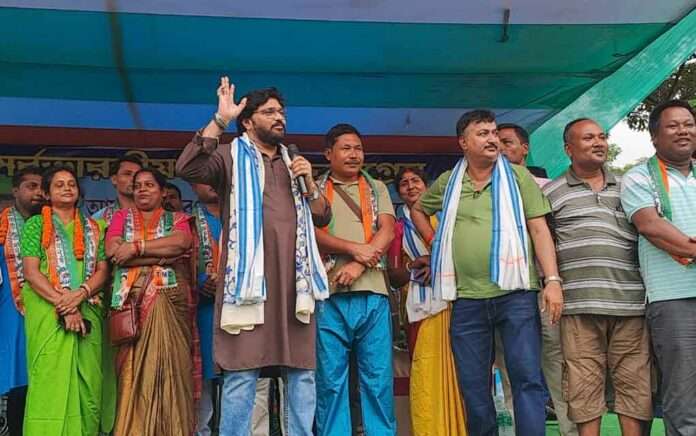 That party has been stabbed from behind said Babul without naming BJP
