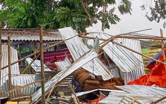 More than a hundred families of Dinhata affected by the storm