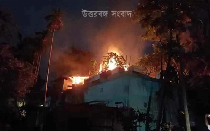fire in Islampur, two fire engines at the spot