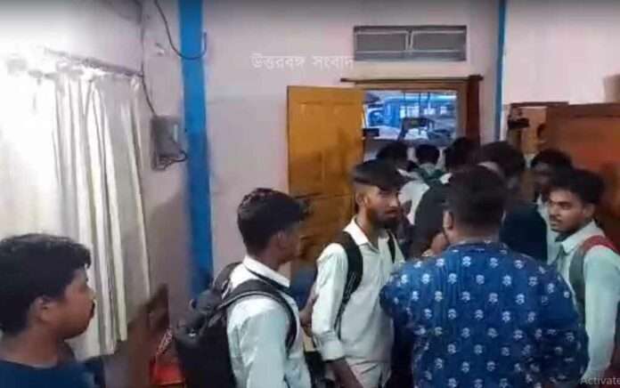 Students attacked Alipurduar office of uttarbanga sambad