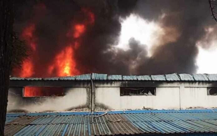 pune cloth factory godown fire