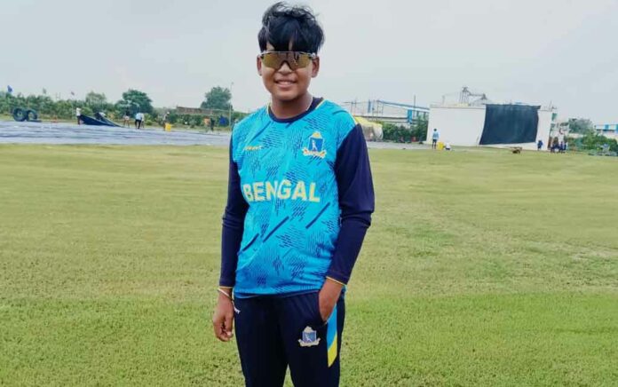 Sushmita from North Dinajpur got a chance in the Bengal cricket team