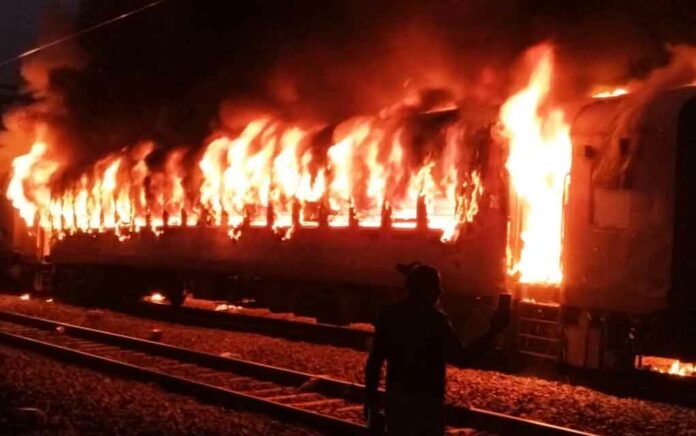 Fire In 3 Coaches Of New Delhi-Darbhanga Express