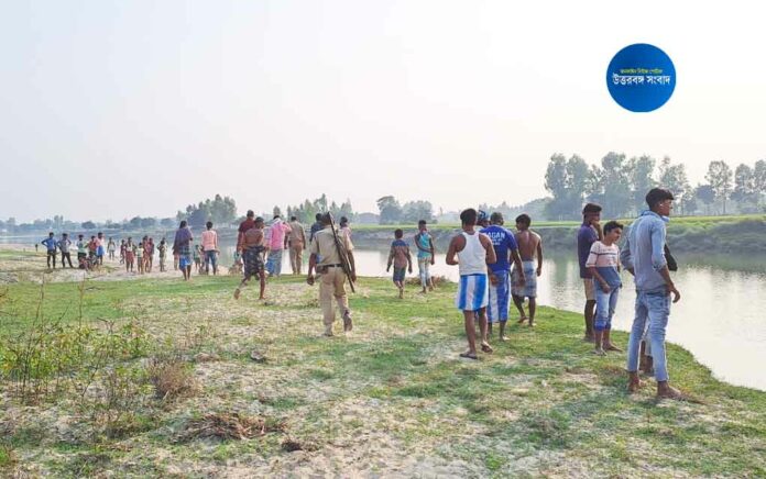 body recover from river bank in raiganj