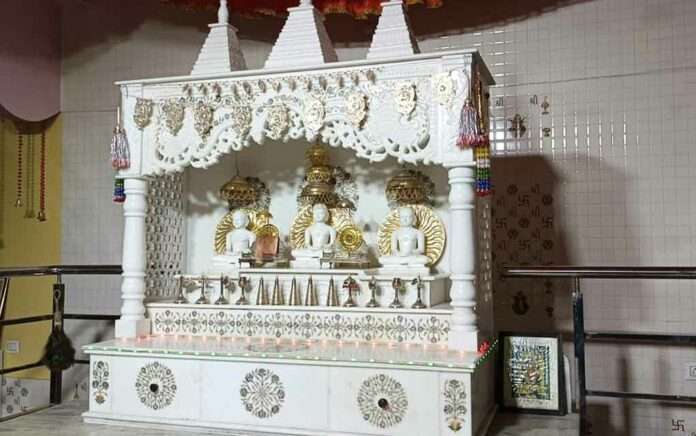 Theft in three temples in Goyerkata