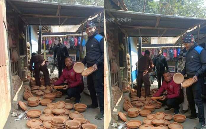 there is a rush to buy earthen-pots in Changrabandha