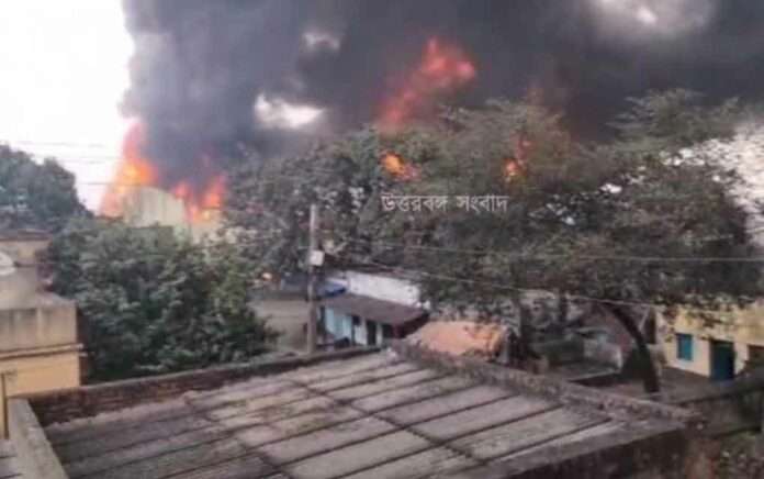 Terrible fire in private factory in Jamuria
