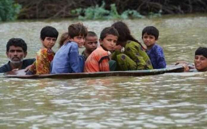 flood in pakistan dead 37