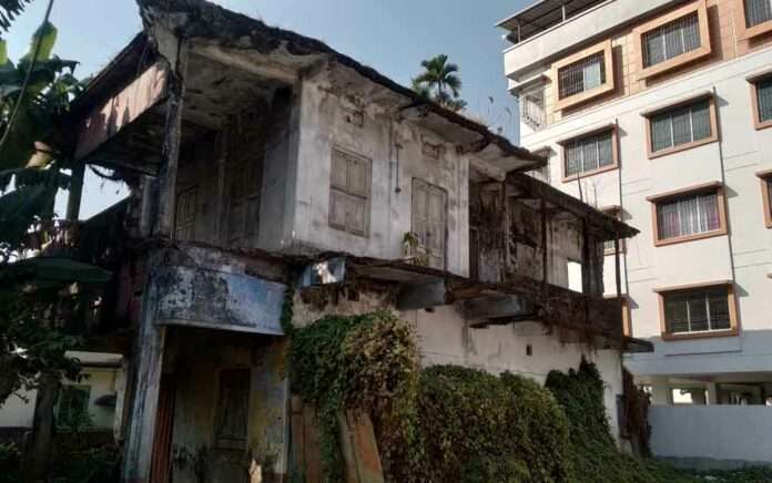 At least 10 houses in dangerous condition in Jalpaiguri