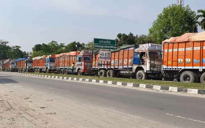Complaints of withdrawing money from trucks for civic services