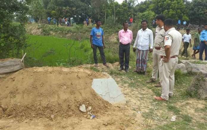 head of a deceased woman has disappeared from her grave at gangarampur