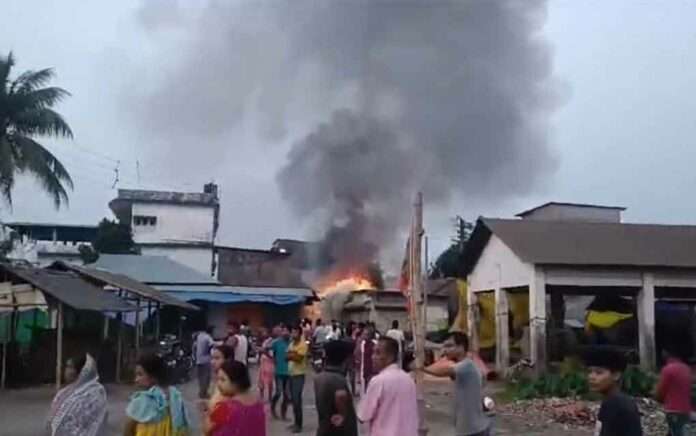 Fire in Mekhliganj market, three shops destroyed