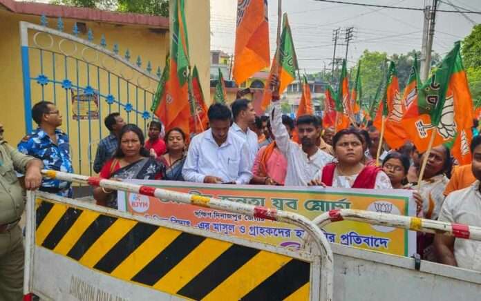 bjp-youth-morcha-protests-at-balurghat