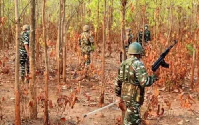 Gunfight with paramilitary forces and police, death of 12 Maoists in Chhattisgarh