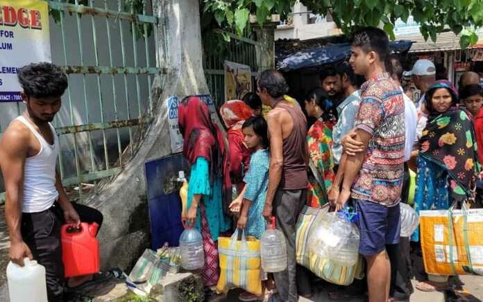 water crisis in Siliguri, long queues of residents in front of taps